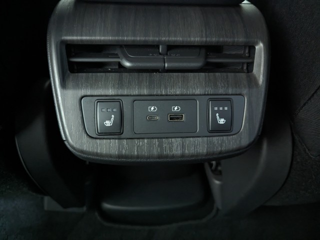 Vehicle image 10 of 26