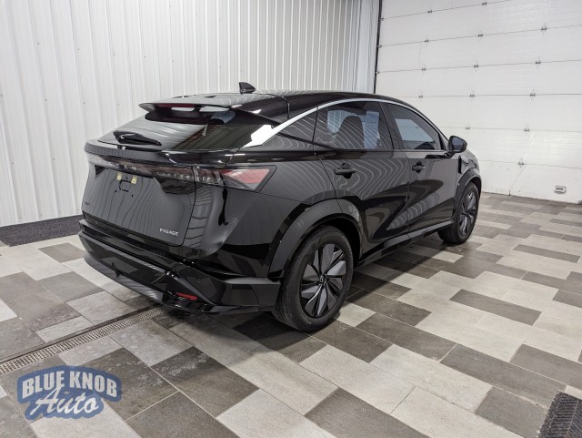 Vehicle image 4 of 26