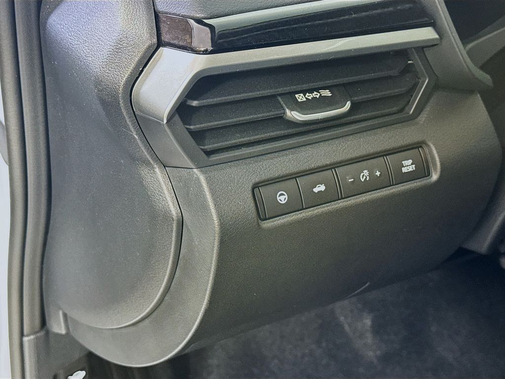 Vehicle image 11 of 41