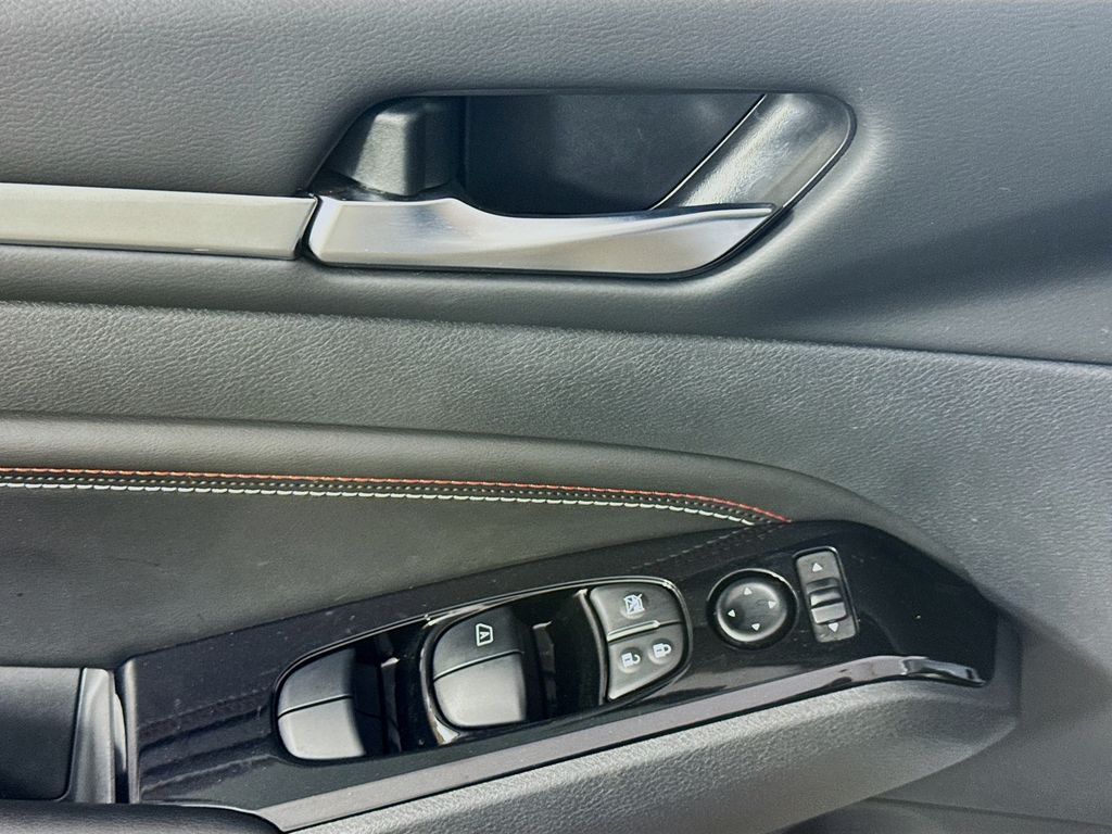Vehicle image 22 of 41