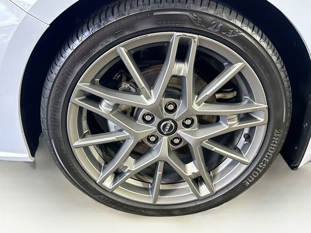 Vehicle image 40 of 41