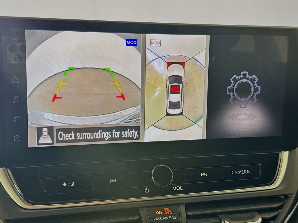Vehicle image 17 of 41