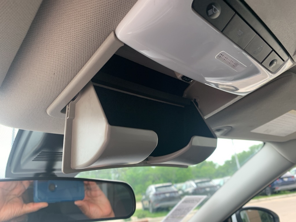 Vehicle image 24 of 37