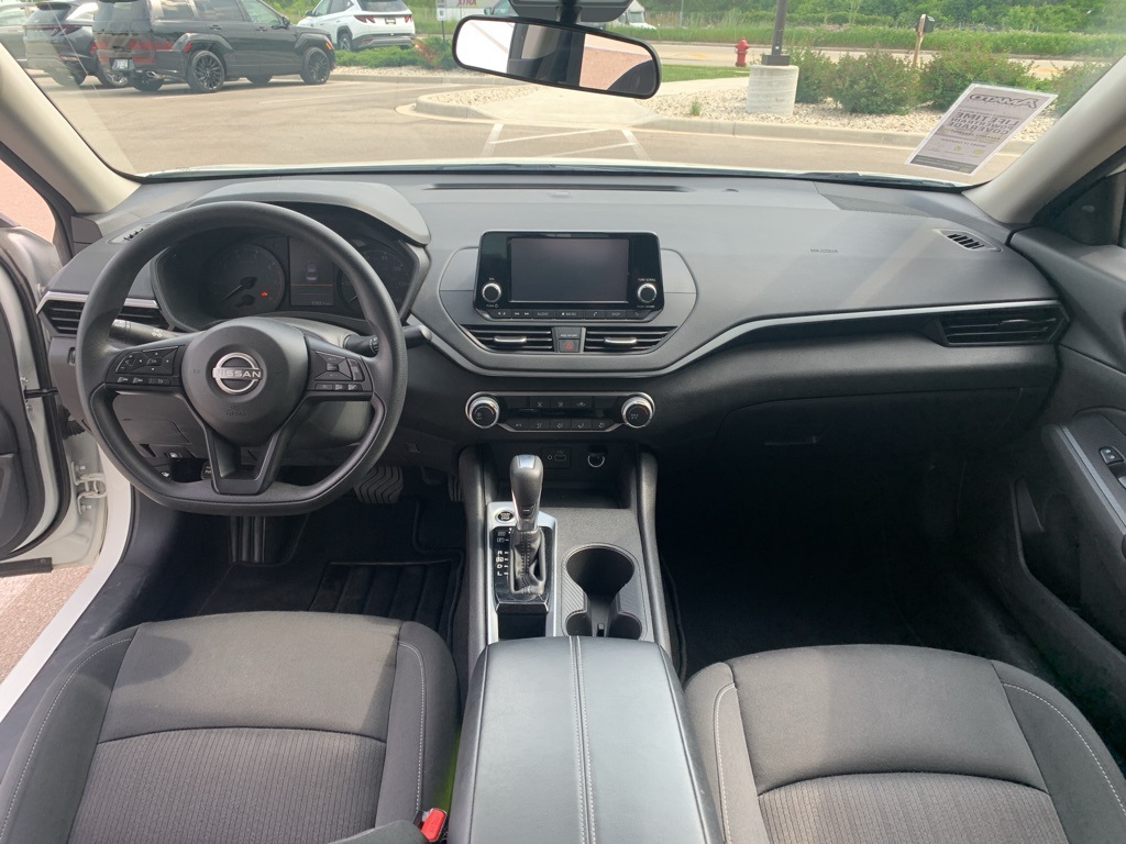 Vehicle image 19 of 37