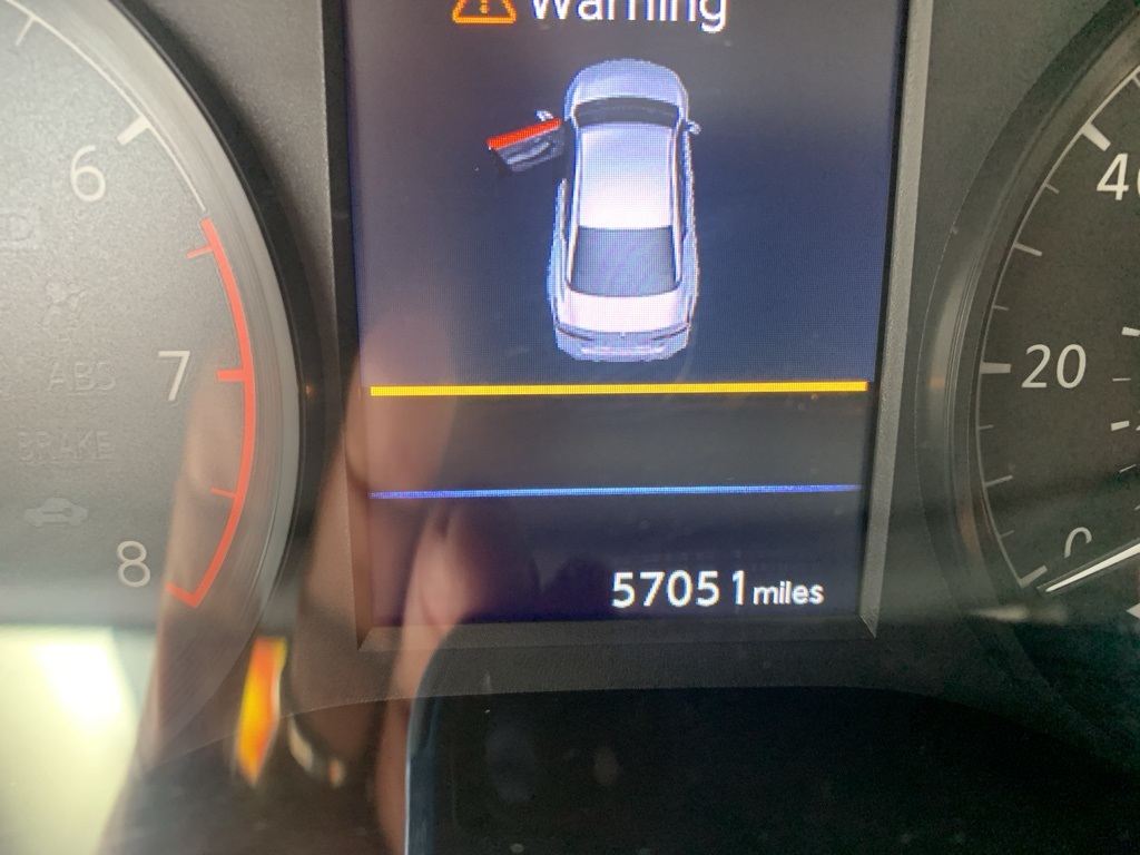 Vehicle image 20 of 37