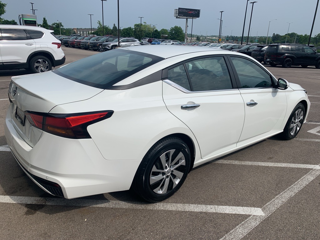 Vehicle image 5 of 37