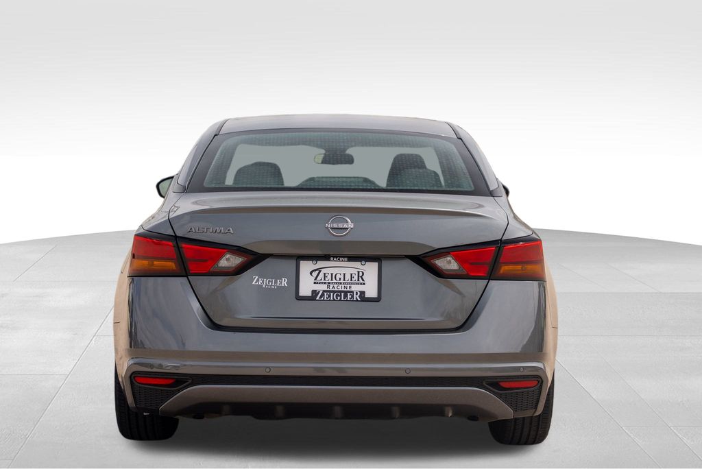 Vehicle image 7 of 32