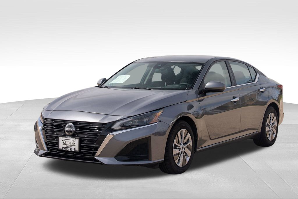 Vehicle image 1 of 32