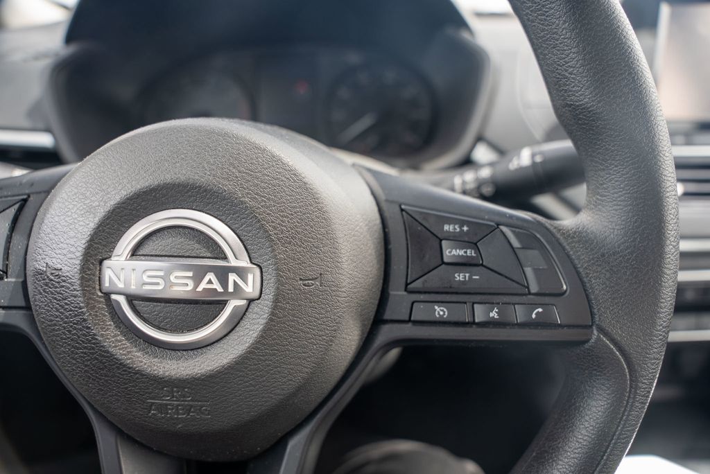 Vehicle image 22 of 32