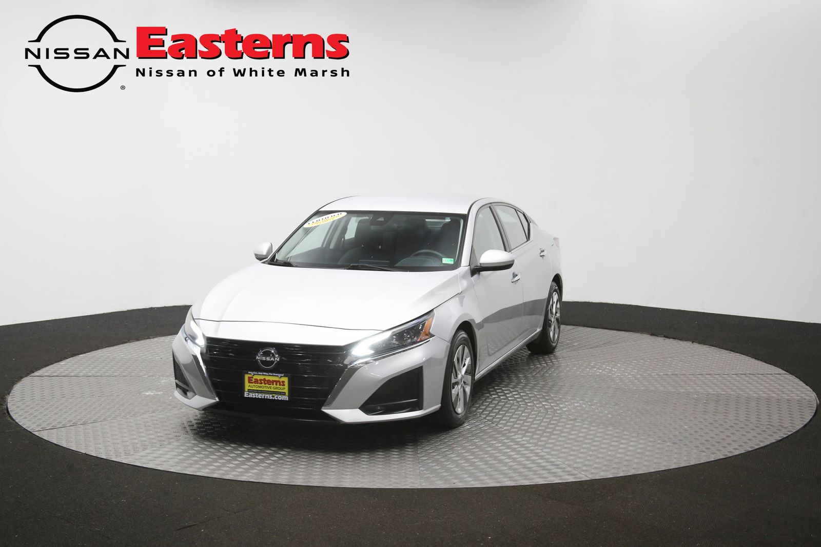 2023 Nissan Altima 2.5 S Image 2 of 63