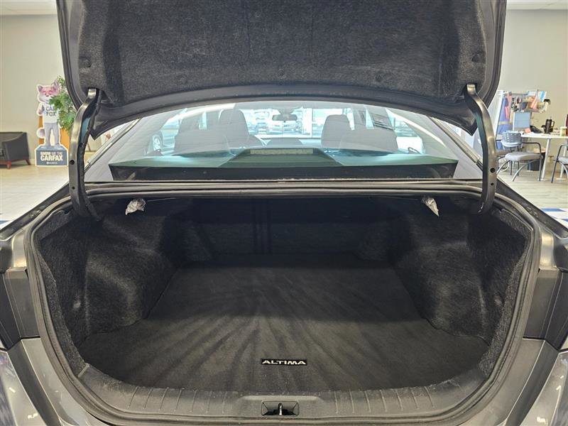 Vehicle image 12 of 27