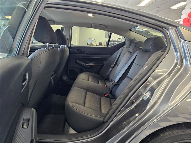 Vehicle image 11 of 27
