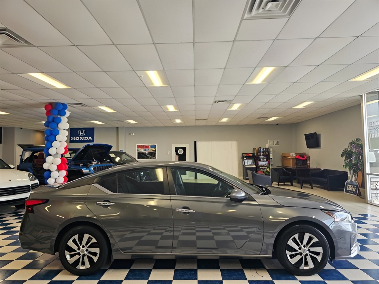 Vehicle image 24 of 27
