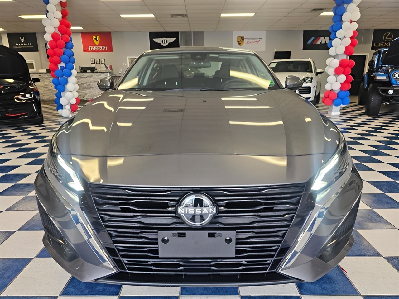 Vehicle image 23 of 27