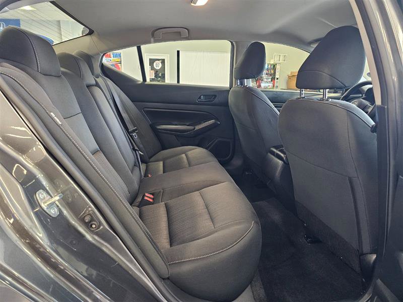 Vehicle image 13 of 27