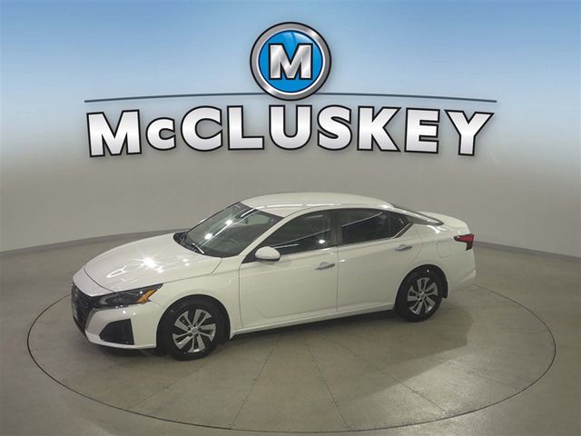 2023 Nissan Altima 2.5 S Image 3 of 40