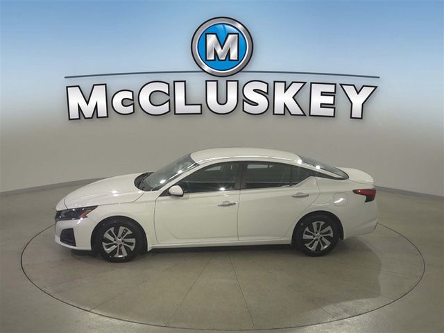 2023 Nissan Altima 2.5 S Image 18 of 40