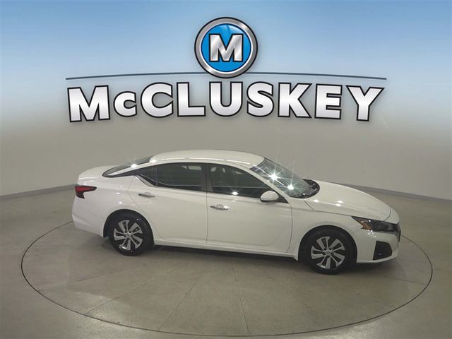 2023 Nissan Altima 2.5 S Image 7 of 40