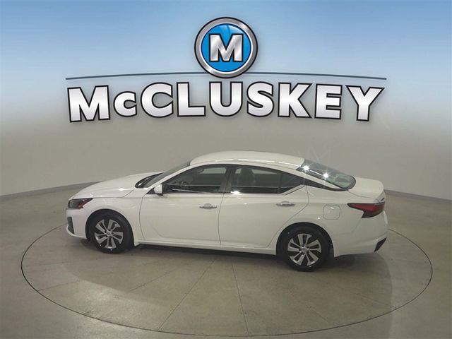 2023 Nissan Altima 2.5 S Image 14 of 40