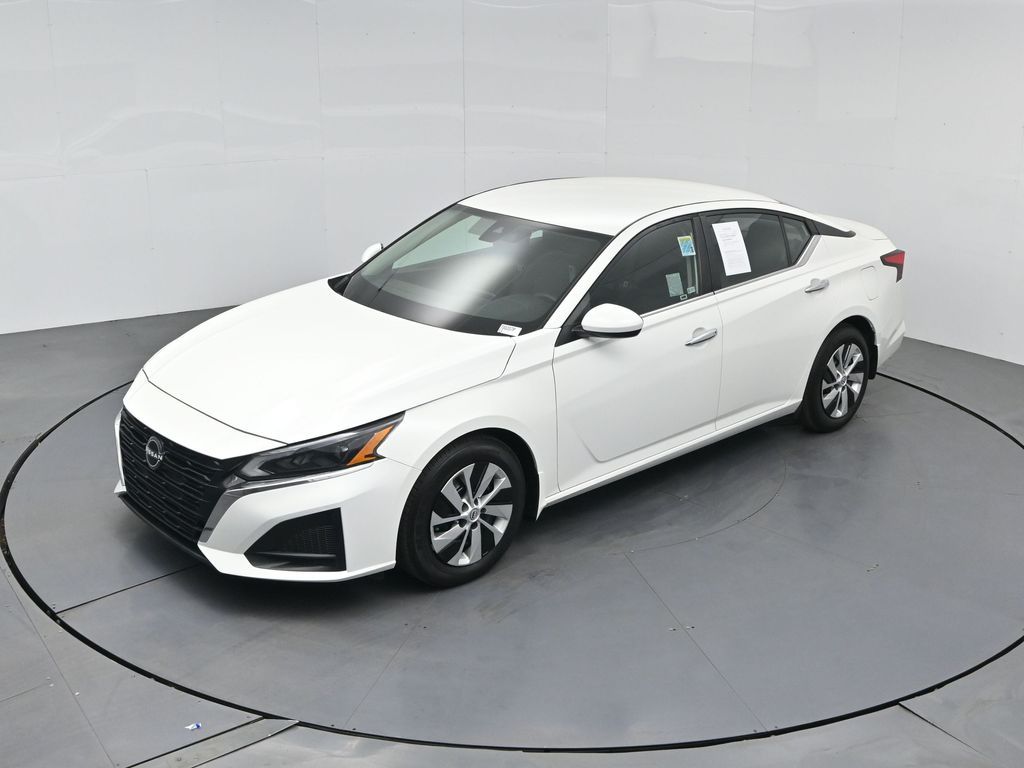 2023 Nissan Altima 2.5 S Image 3 of 58
