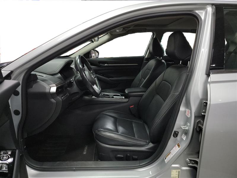 2023 Nissan Altima 2.5 SL Image 12 of 23