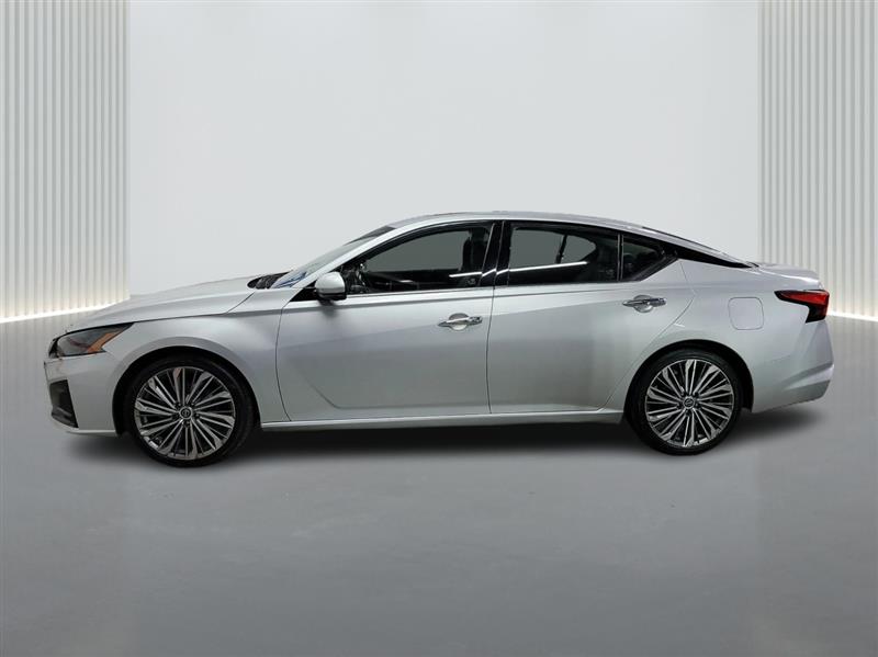 2023 Nissan Altima 2.5 SL Image 8 of 23