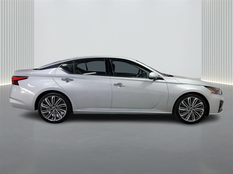 2023 Nissan Altima 2.5 SL Image 4 of 23