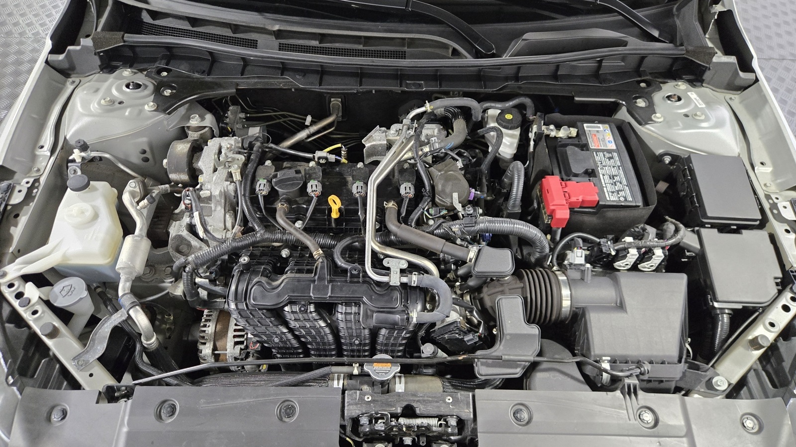 2023 Nissan Altima 2.5 SL Image 9 of 36