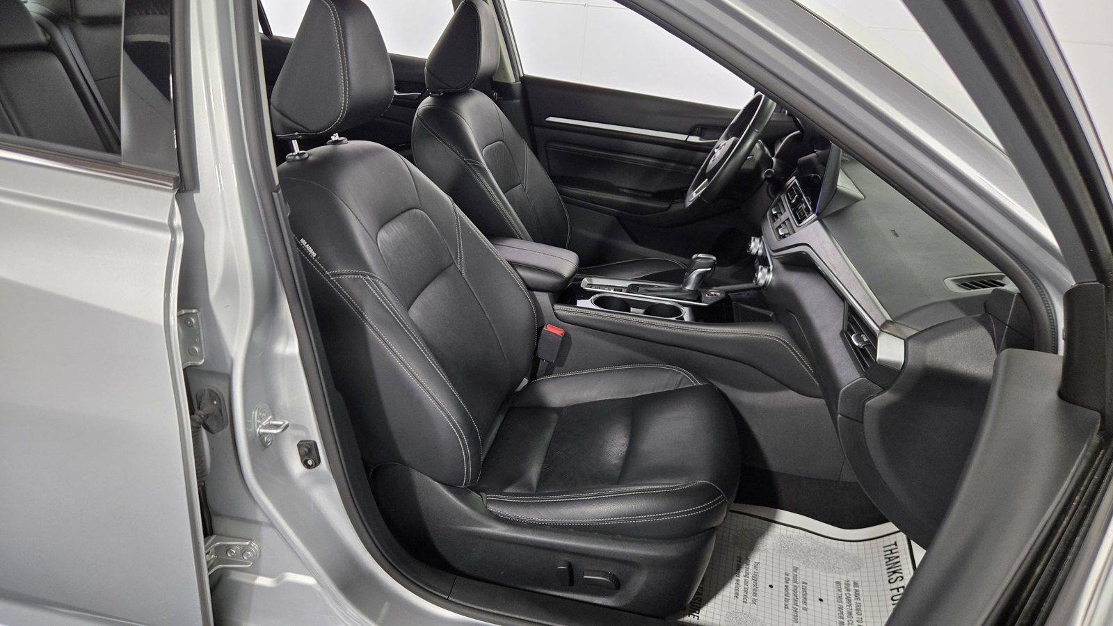 2023 Nissan Altima 2.5 SL Image 11 of 36