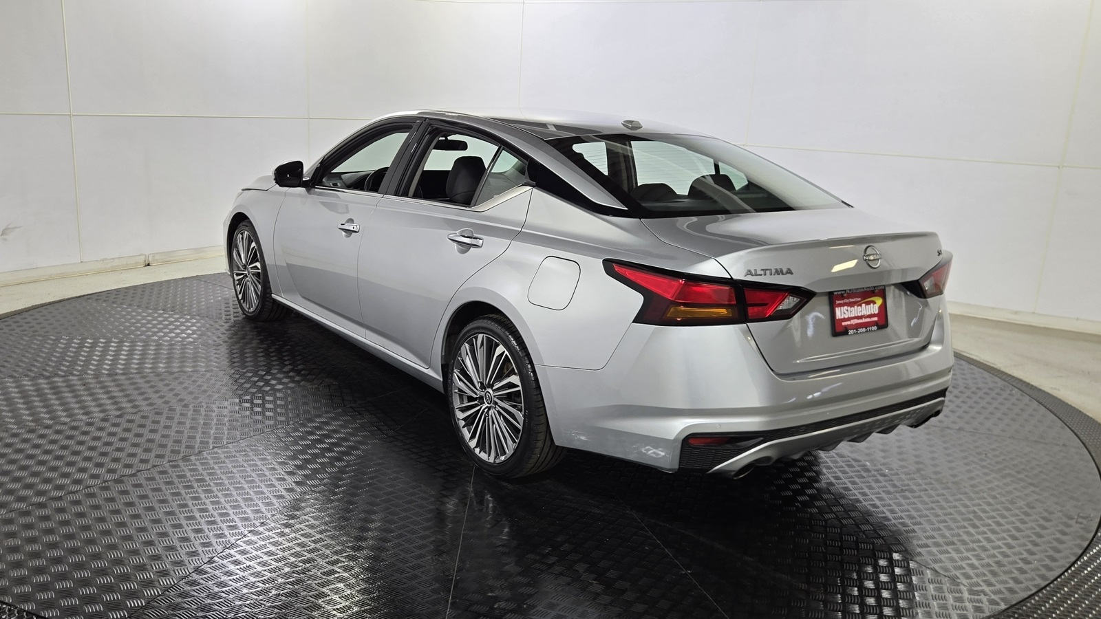 2023 Nissan Altima 2.5 SL Image 7 of 36