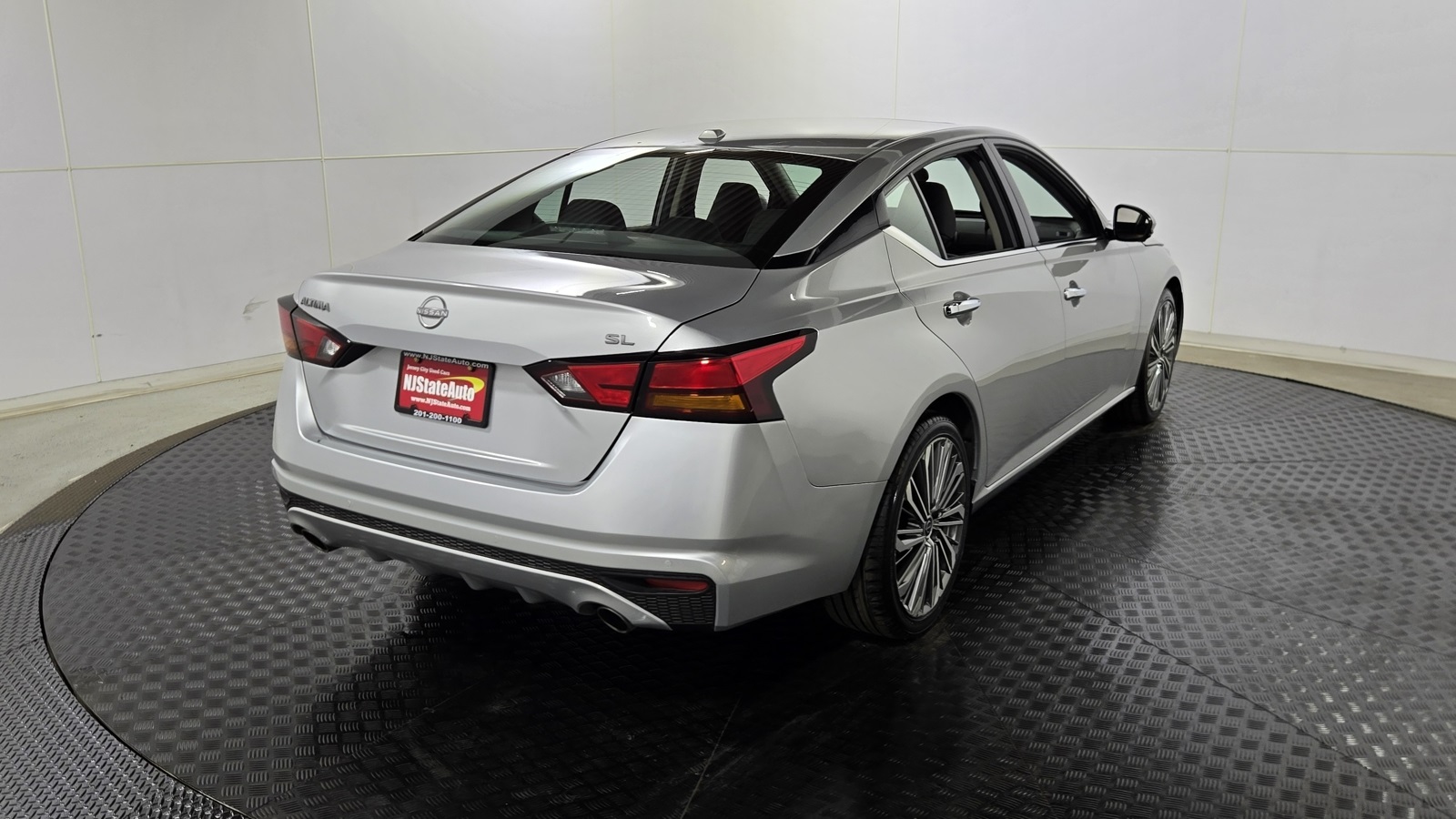 2023 Nissan Altima 2.5 SL Image 5 of 36