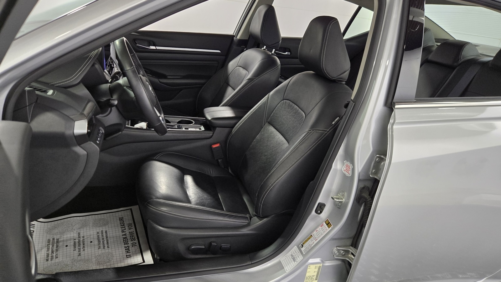 2023 Nissan Altima 2.5 SL Image 13 of 36