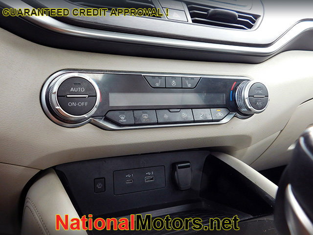 Vehicle image 9 of 16