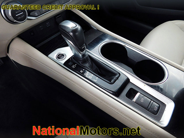 Vehicle image 10 of 16