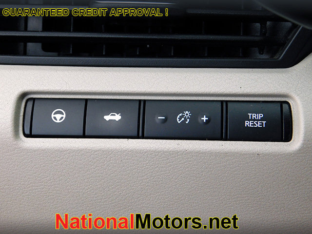 Vehicle image 14 of 16