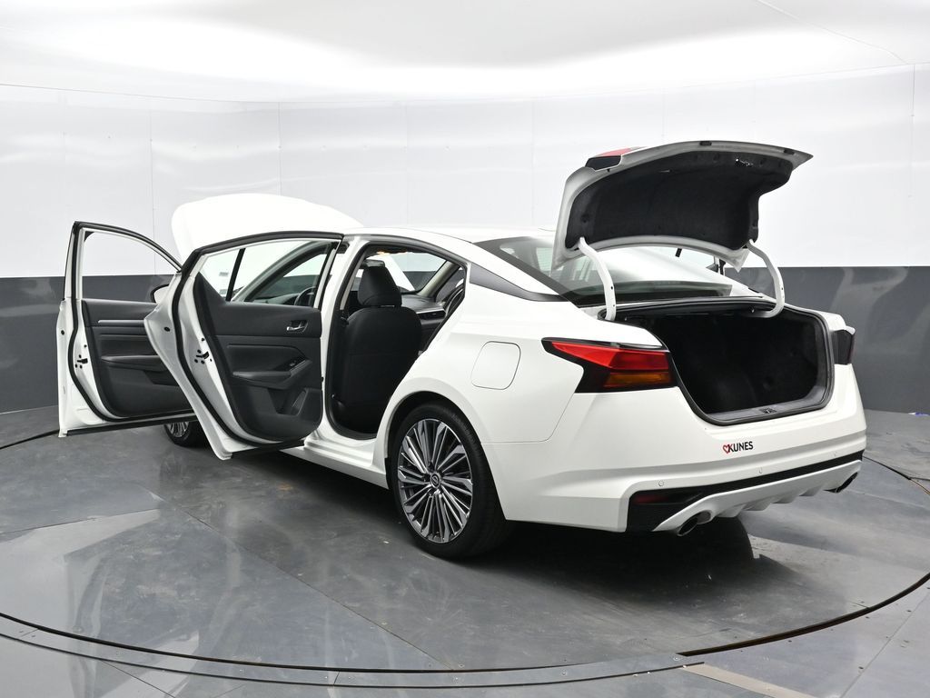 Vehicle image 21 of 53