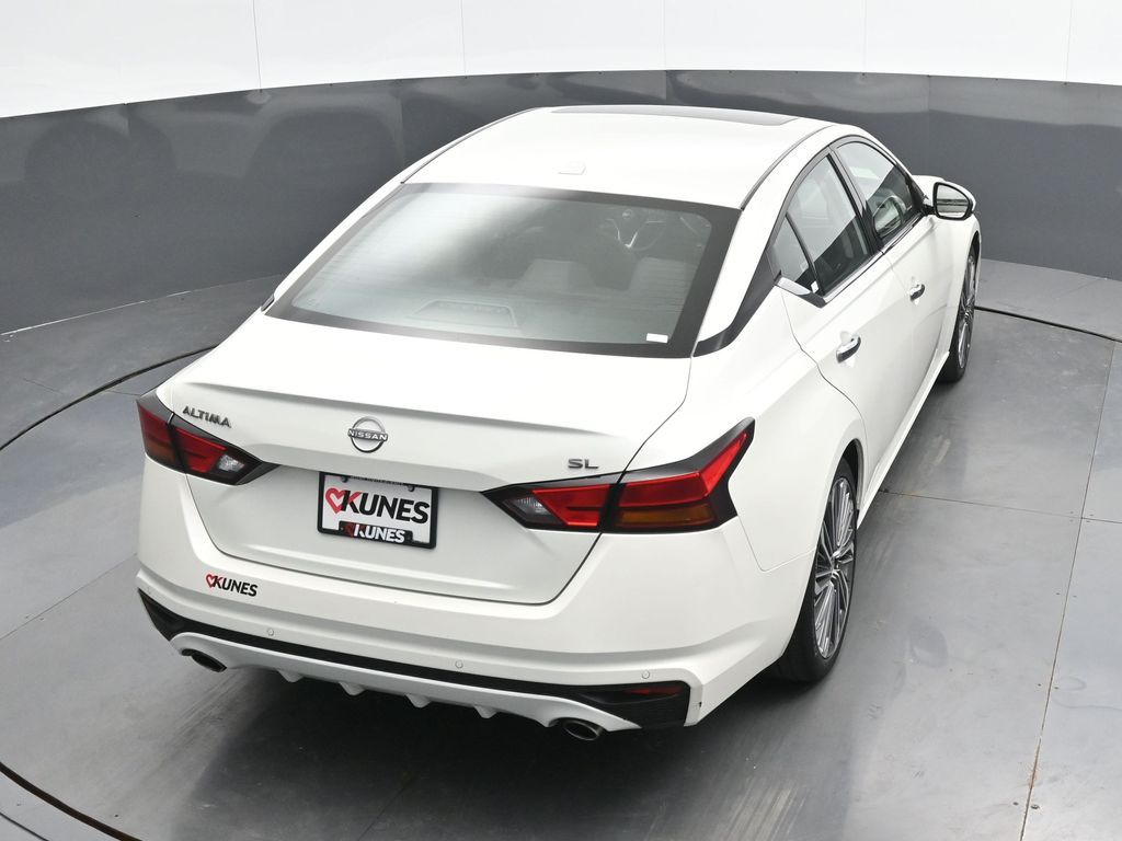 Vehicle image 17 of 53