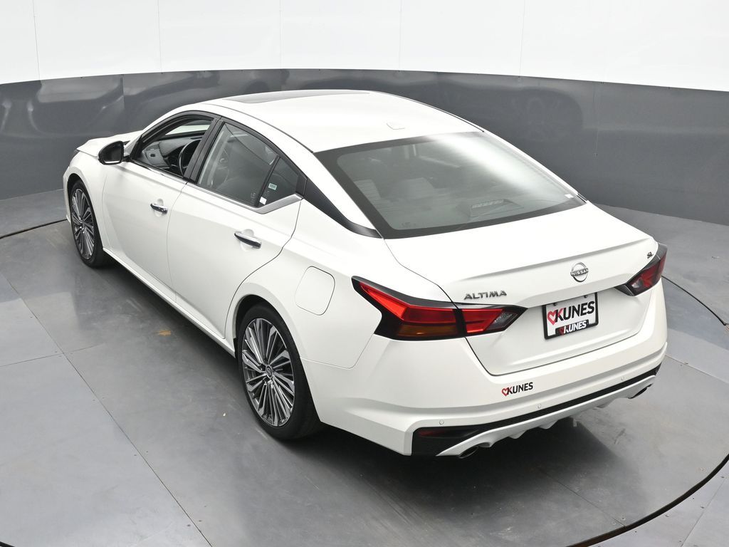 Vehicle image 23 of 53