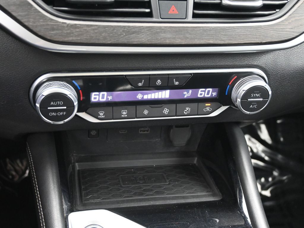 Vehicle image 51 of 53