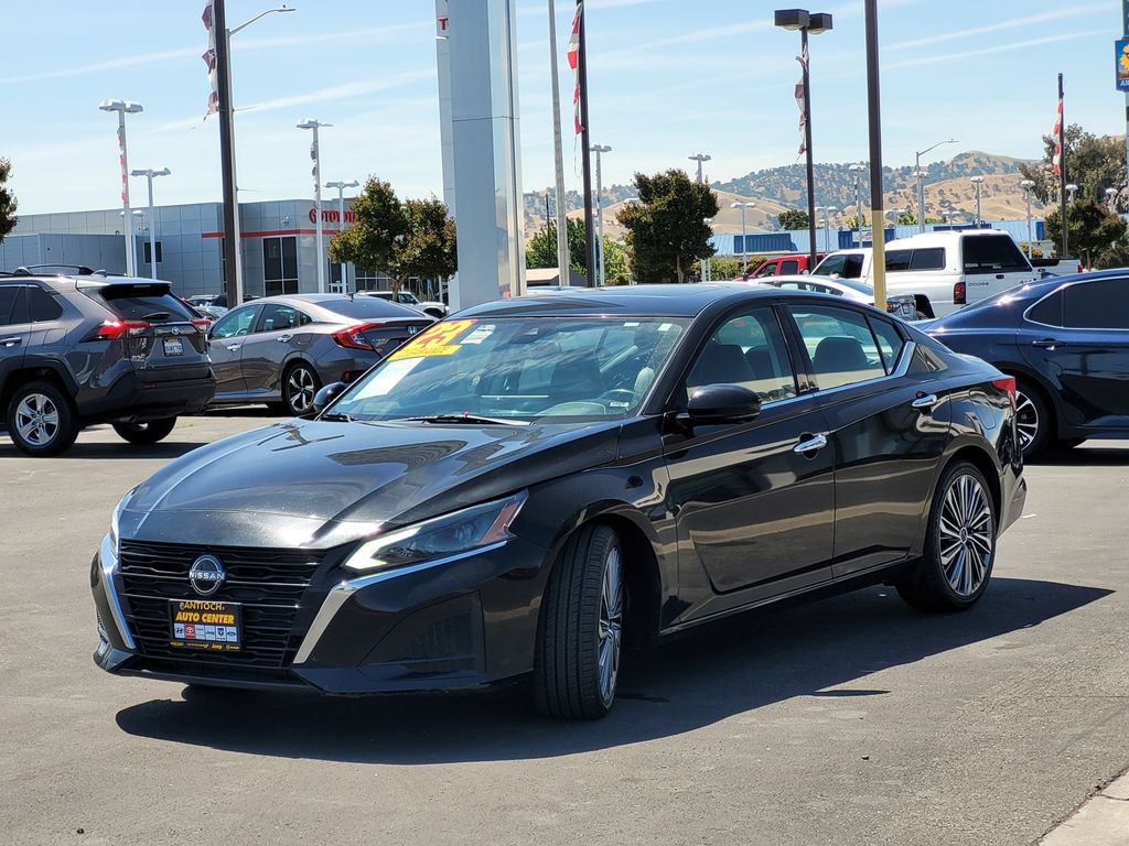 2023 Nissan Altima 2.5 SL Image 1 of 27