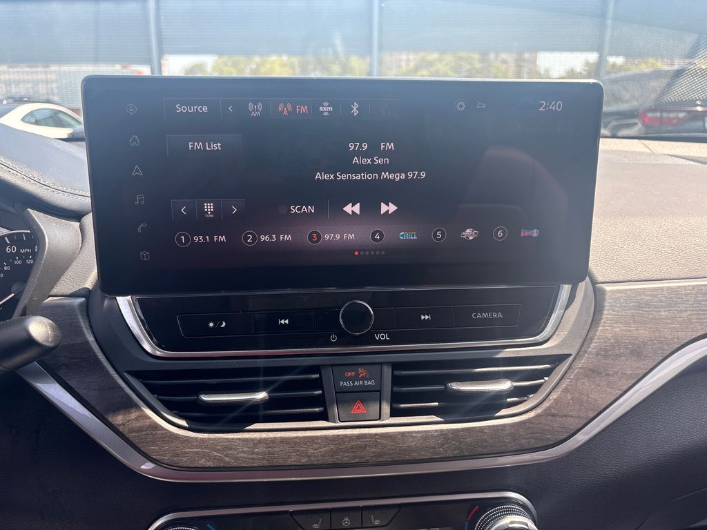 Vehicle image 22 of 30