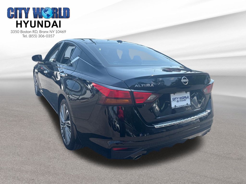 Vehicle image 8 of 30