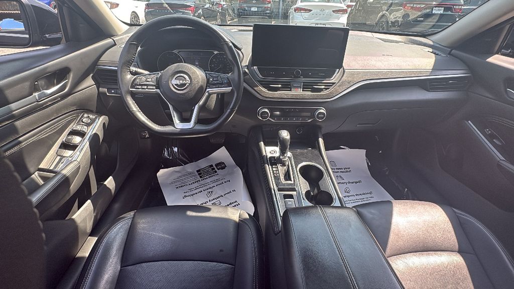 Vehicle image 15 of 30