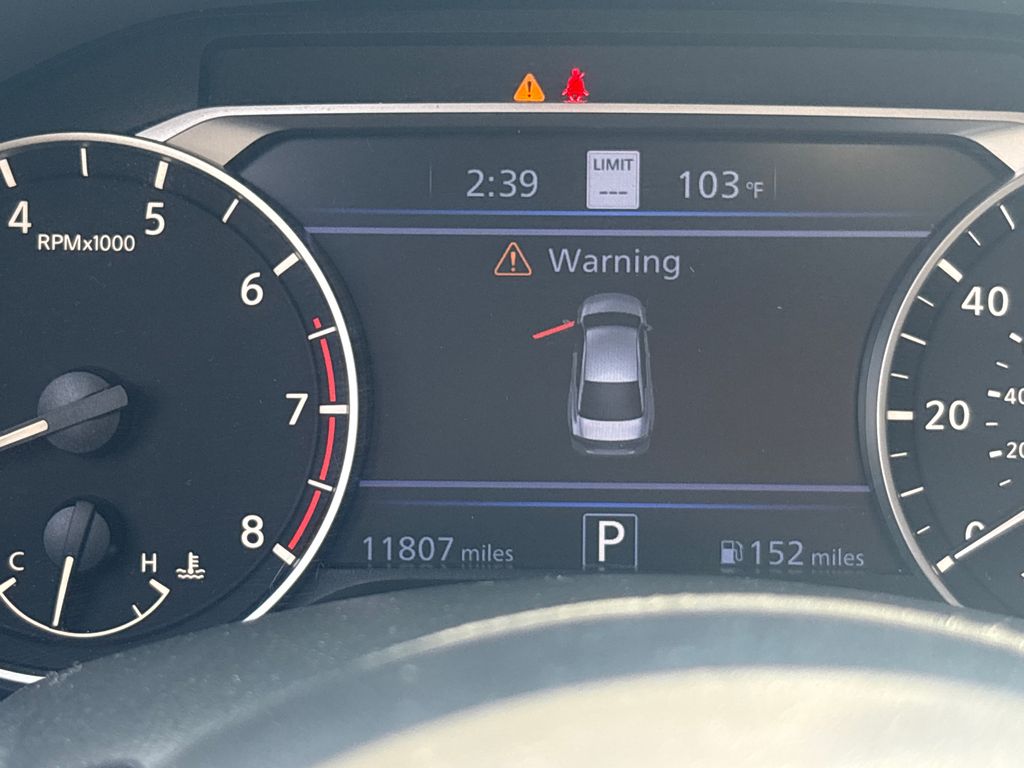 Vehicle image 21 of 30