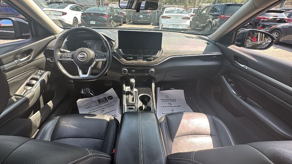 Vehicle image 13 of 30