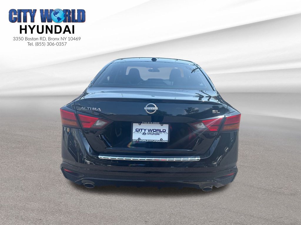 Vehicle image 7 of 30