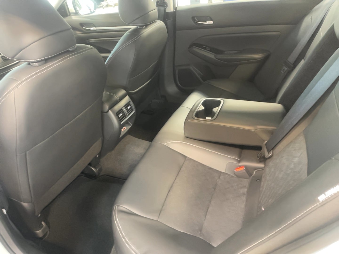 2023 Nissan Altima 2.5 SL Image 10 of 25