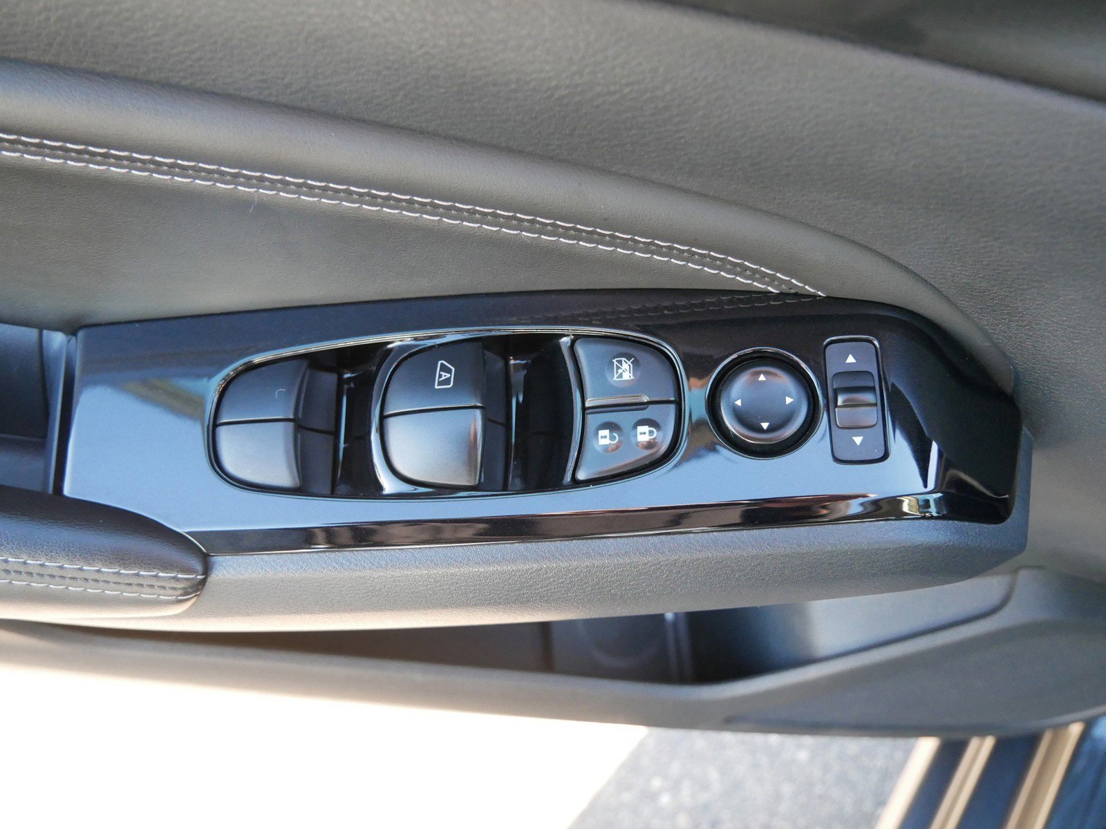 2023 Nissan Altima 2.5 SL Image 25 of 31