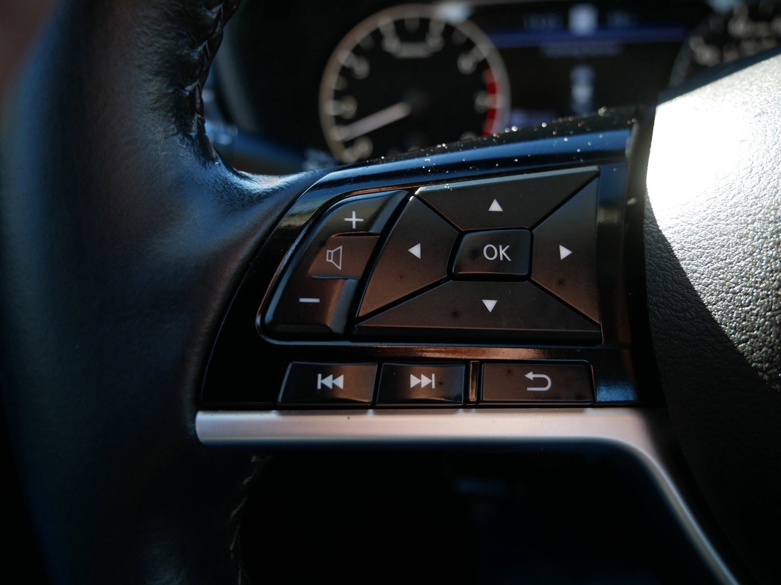 2023 Nissan Altima 2.5 SL Image 24 of 31