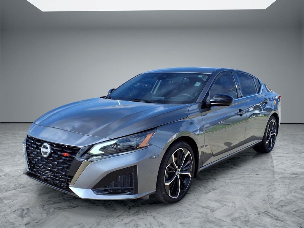 2023 Nissan Altima 2.5 SR Image 1 of 20